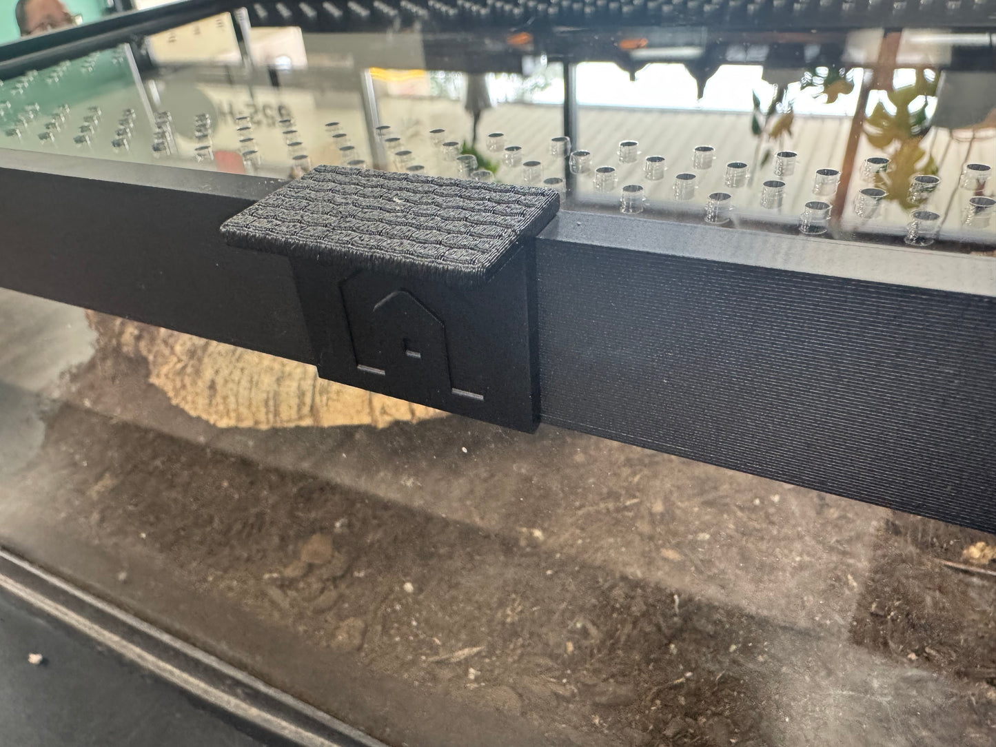 EncloSure™ Enclosure Lid System – For Use On Zoo Med Creatures™ Creature Den Low Profile 10.5" x 20.5"